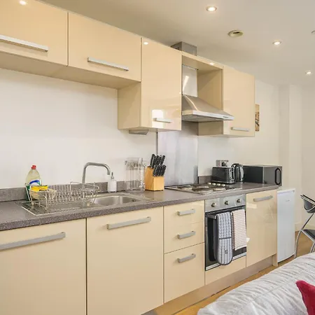 Avenues Apartment Leeds  Exterior photo